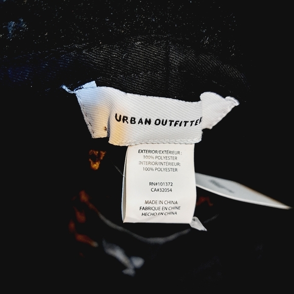 Urban Outfitters Black Borg Teddy Bucket Hat - Picture 7 of 8